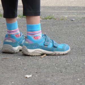 De bedste Adidas børnesko til sport og leg